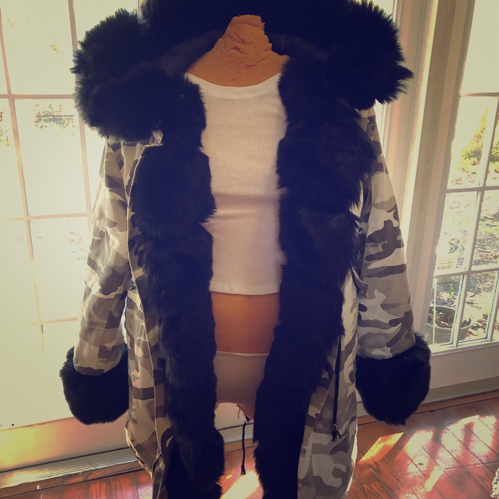 Camouflage coat with hoodie